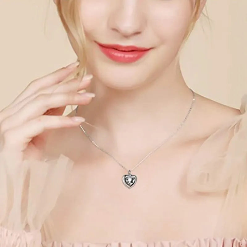 Gedenk-Urne für Haustiere mit Pfotenabdruck